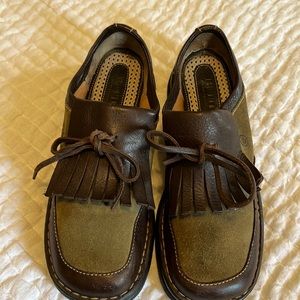 Born green suede & brown leather mule loafers: leather fringe/ties. Vintage vibe